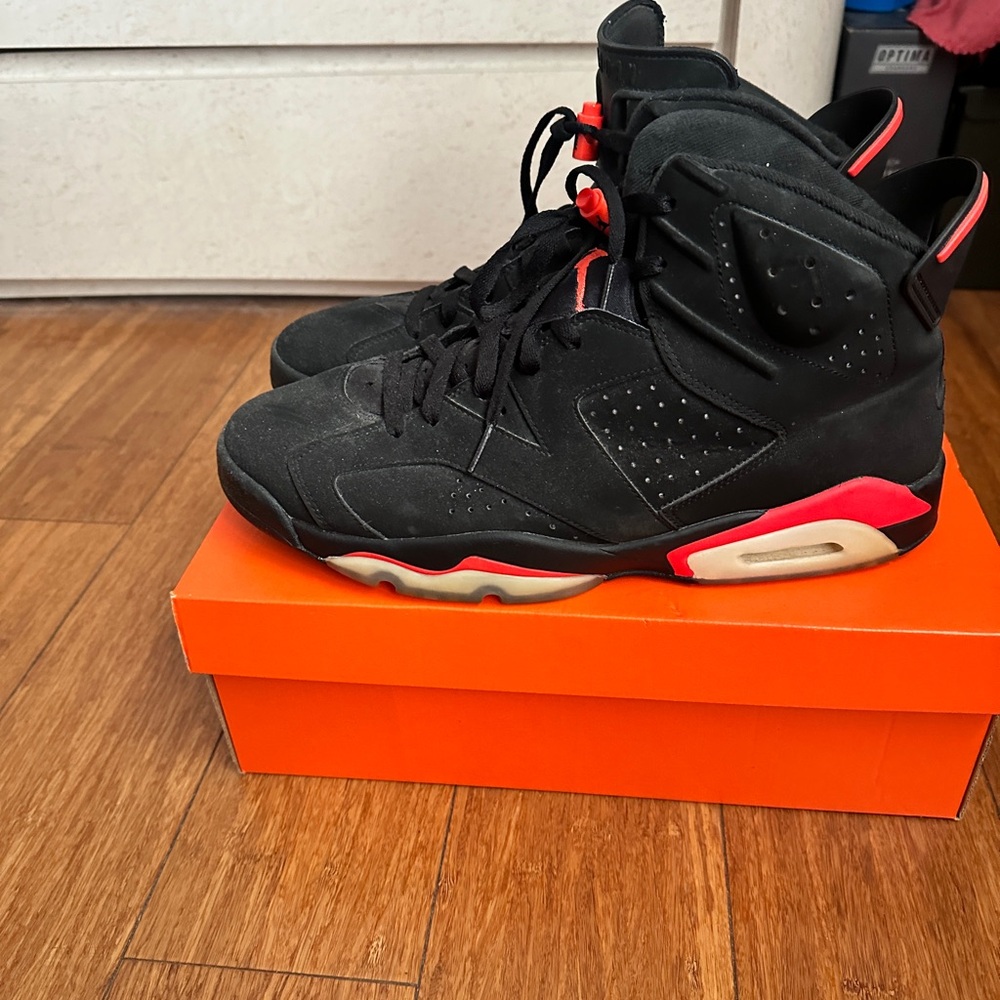 Nike Black and Red Athletic Shoes